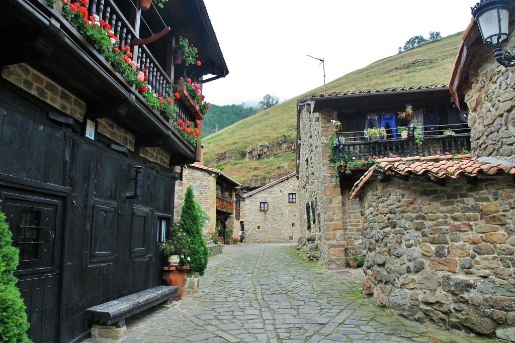 Foto Centro Hist Rico B Rcena Mayor Cantabria Espa A