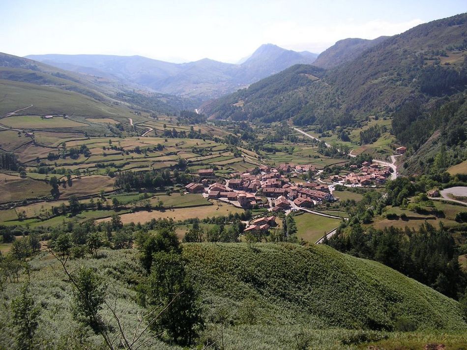 Foto de Carmona (Cantabria), España