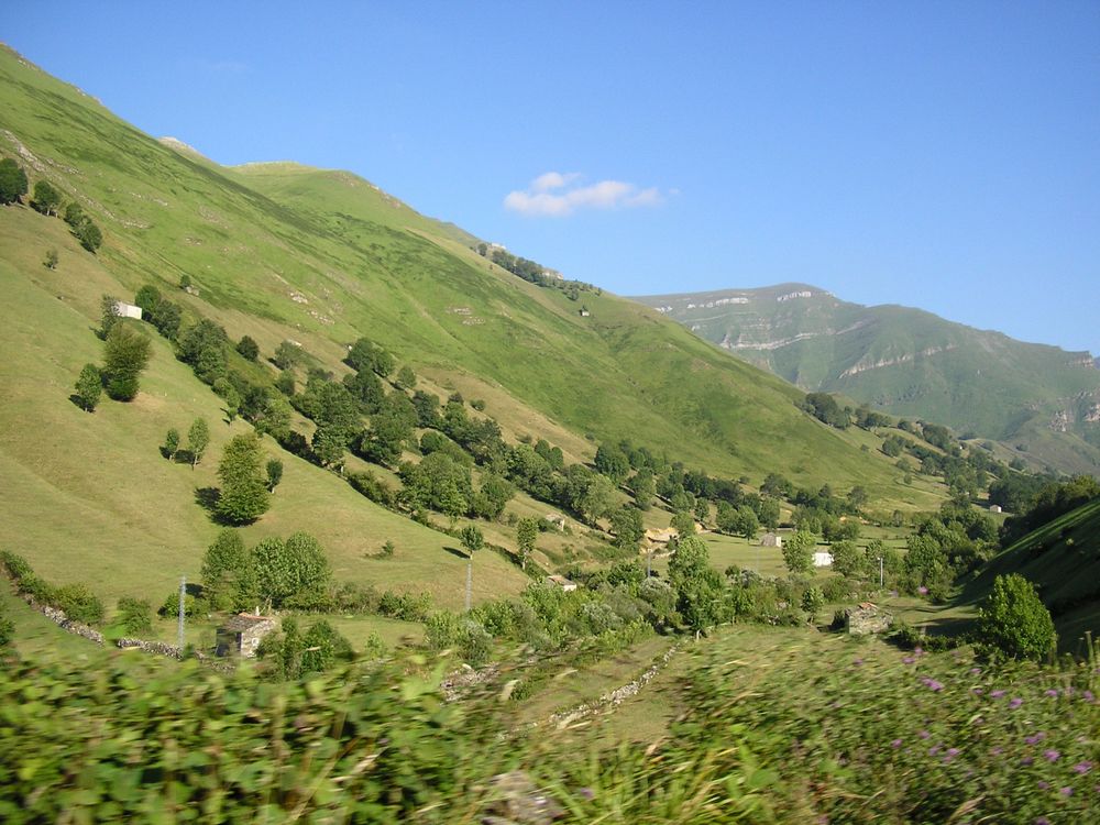 Foto de Portillo de Lunada (Cantabria), España