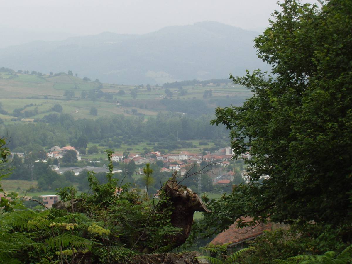 Foto de Bárcena de Pie de Concha (Cantabria), España