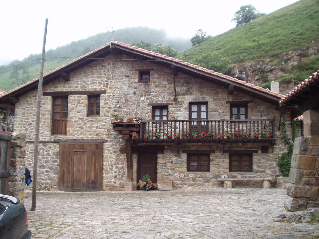 Foto de Barcena Mayor (Cantabria), España