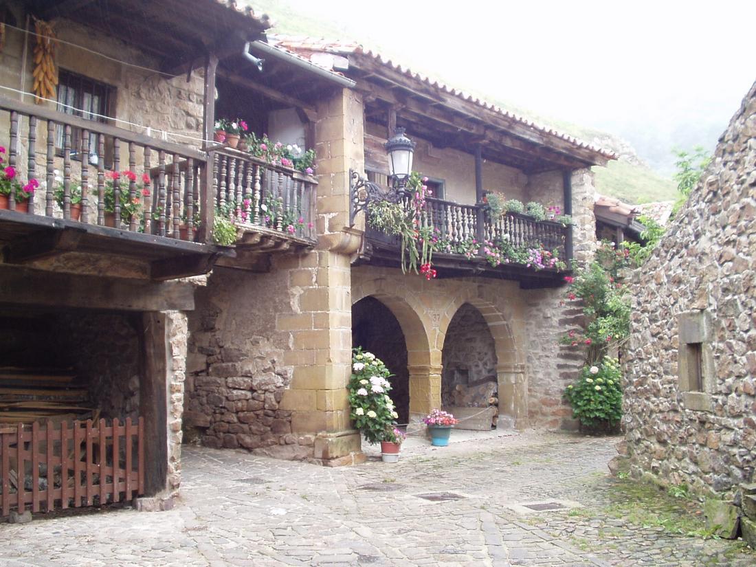 Foto de Barcena Mayor (Cantabria), España