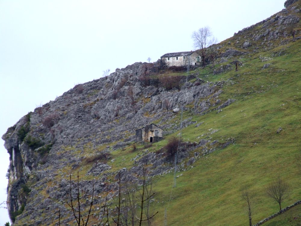 Foto de San Roque de Rio Miera (Cantabria), España