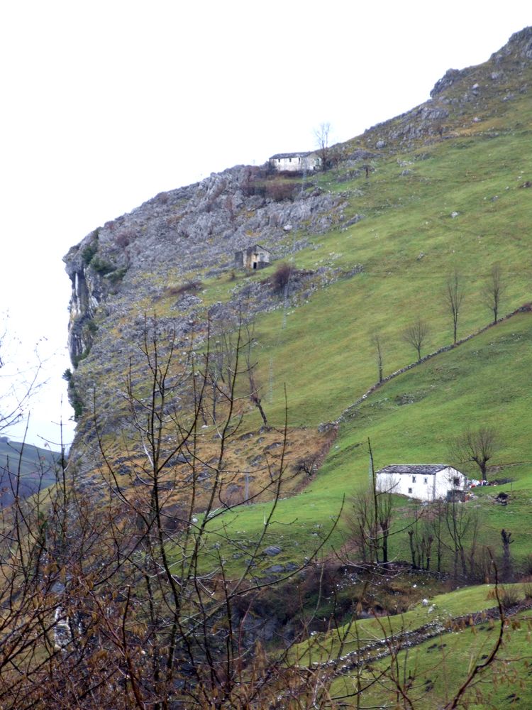 Foto de San Roque de Rio Miera (Cantabria), España