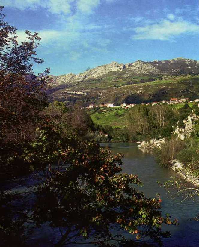 Foto de Peñamellera Baja (Asturias), España