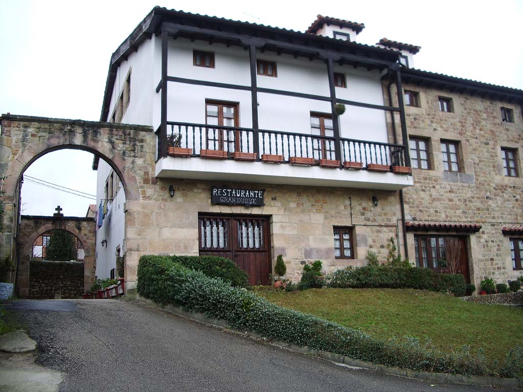 Foto de Santillana del Mar (Cantabria), España