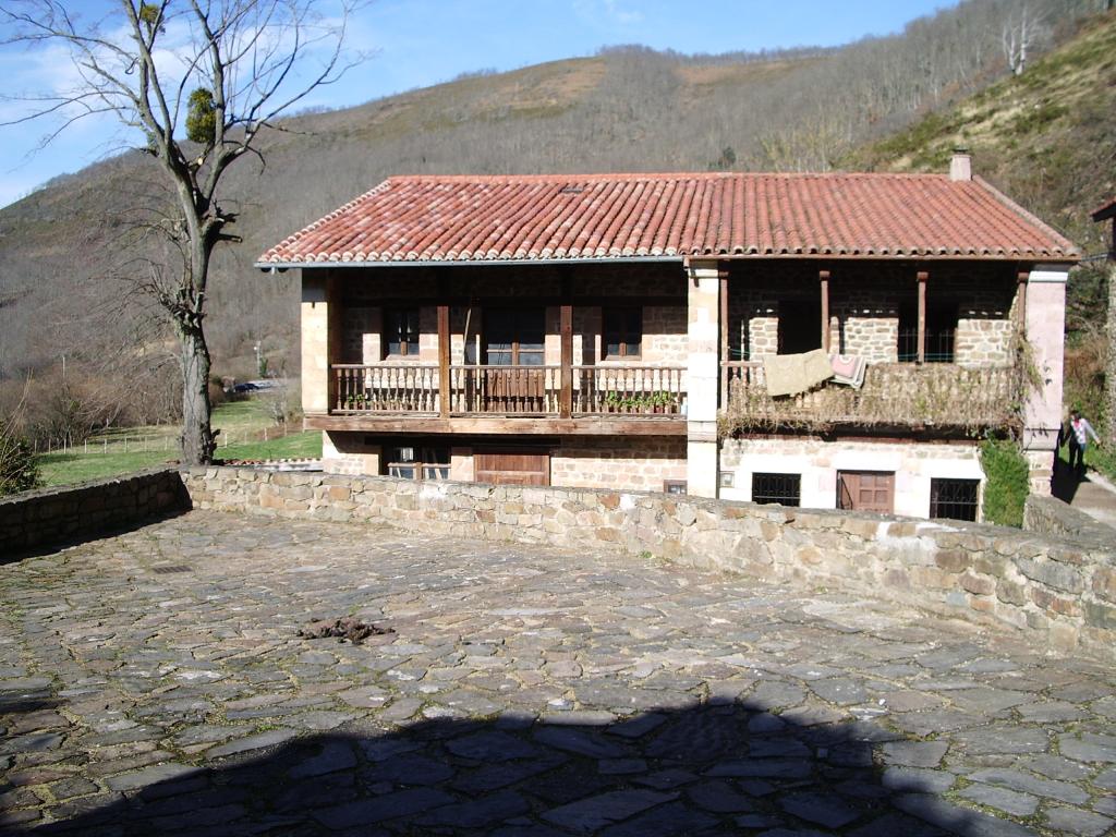 Foto de Bárcena Mayor (Cantabria), España