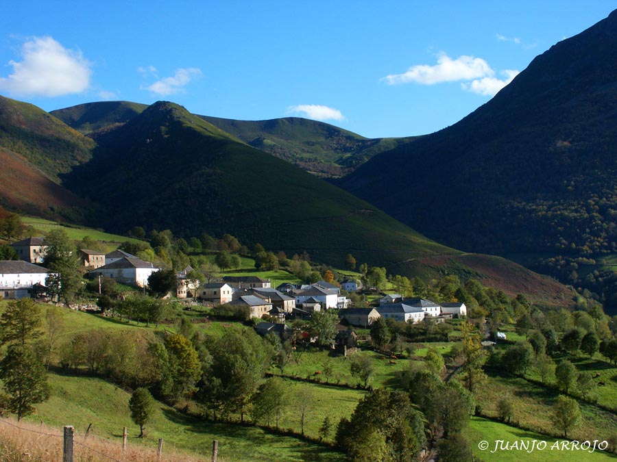 Foto de Cangas del Narcea (Asturias), España