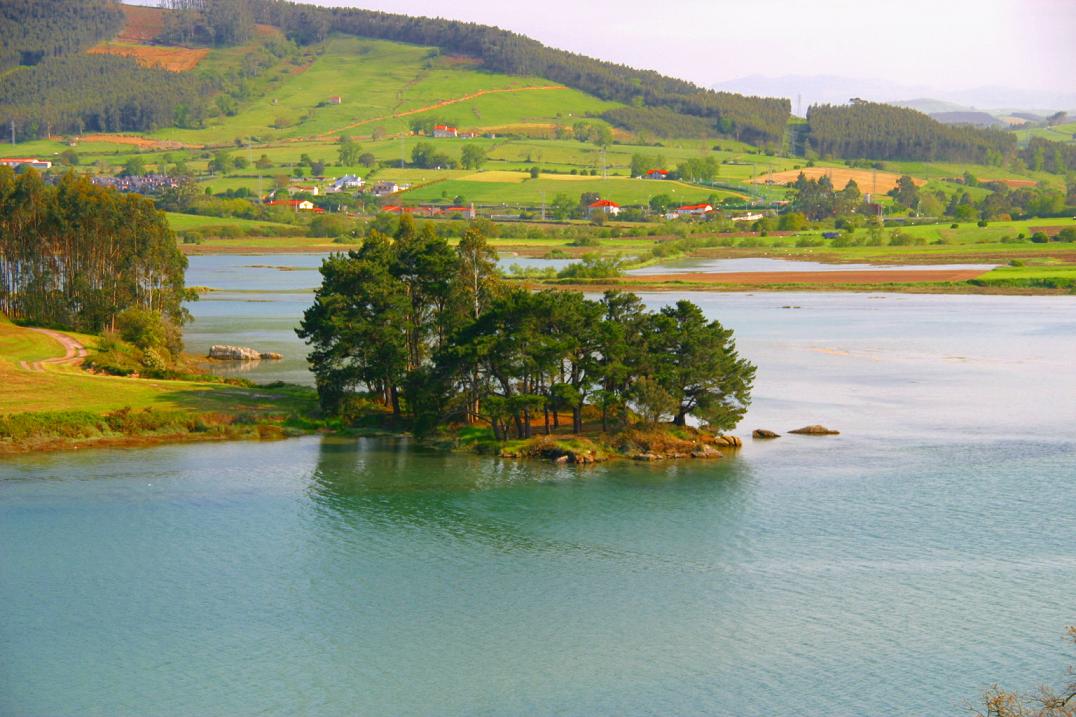 Foto de Ajo (Cantabria), España