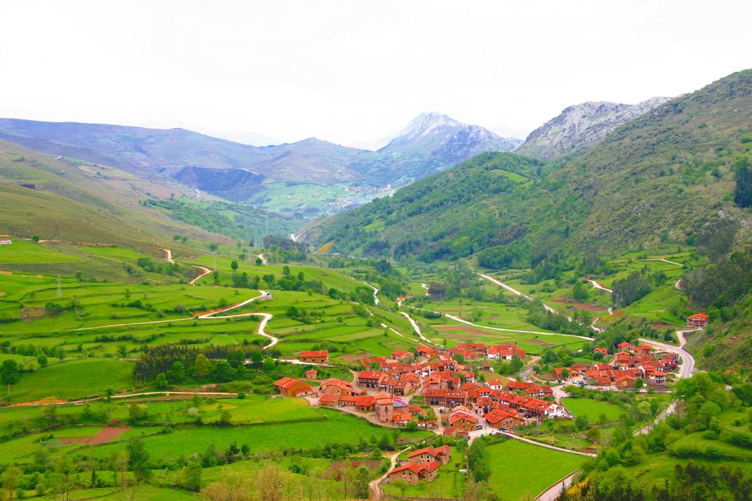 Foto de Carmona (Cantabria), España