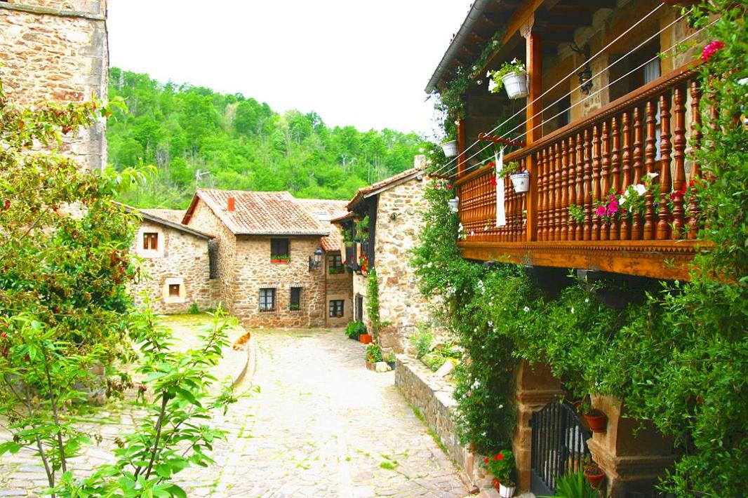 Foto de Bárcena Mayor (Cantabria), España