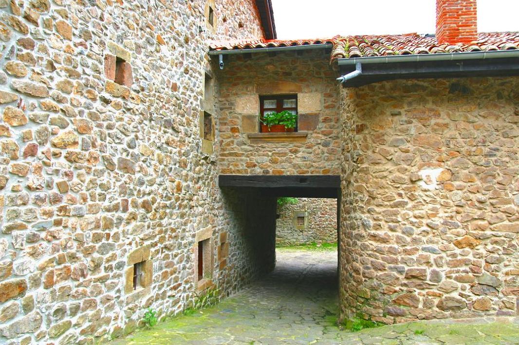 Foto de Bárcena Mayor (Cantabria), España