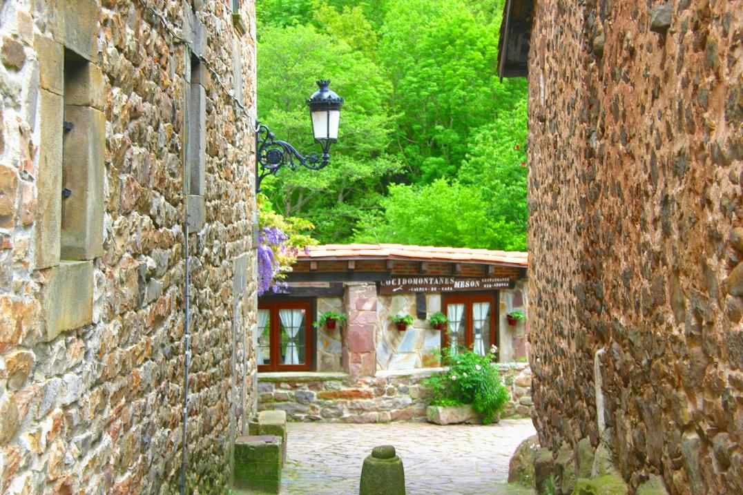 Foto de Bárcena Mayor (Cantabria), España