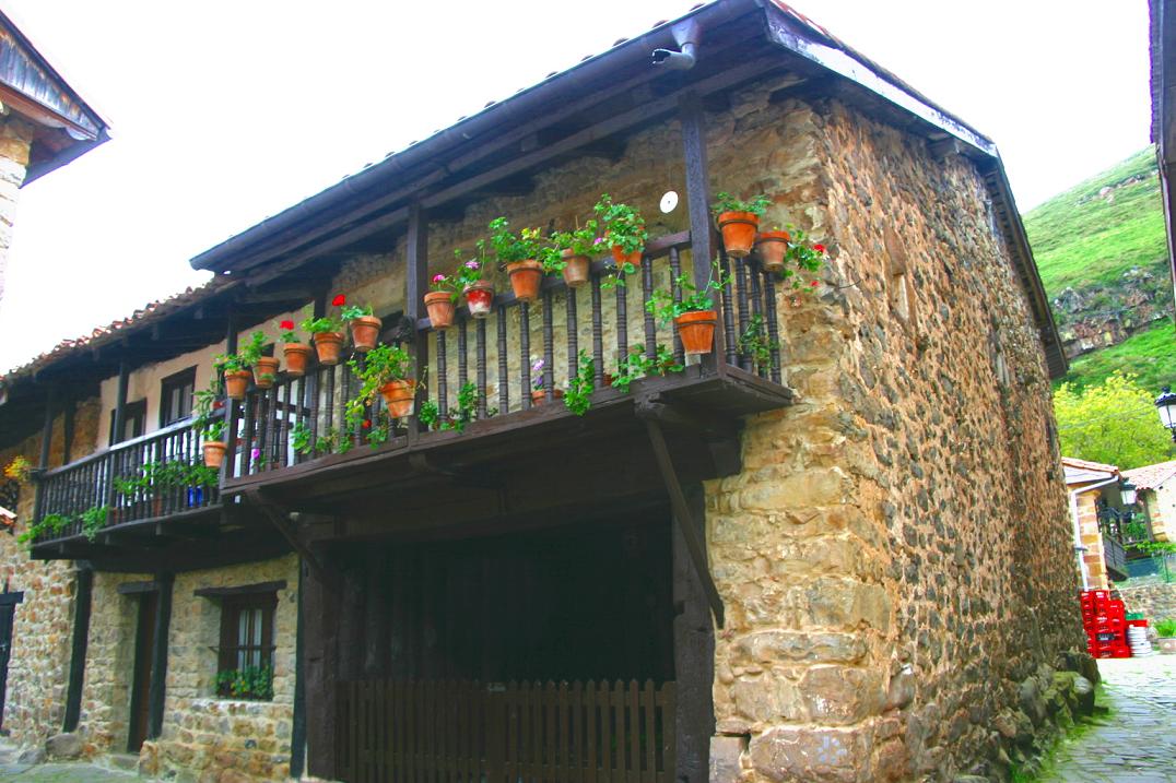 Foto de Bárcena Mayor (Cantabria), España