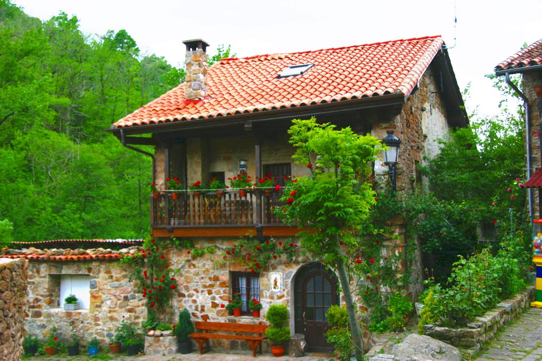 Foto de Bárcena Mayor (Cantabria), España