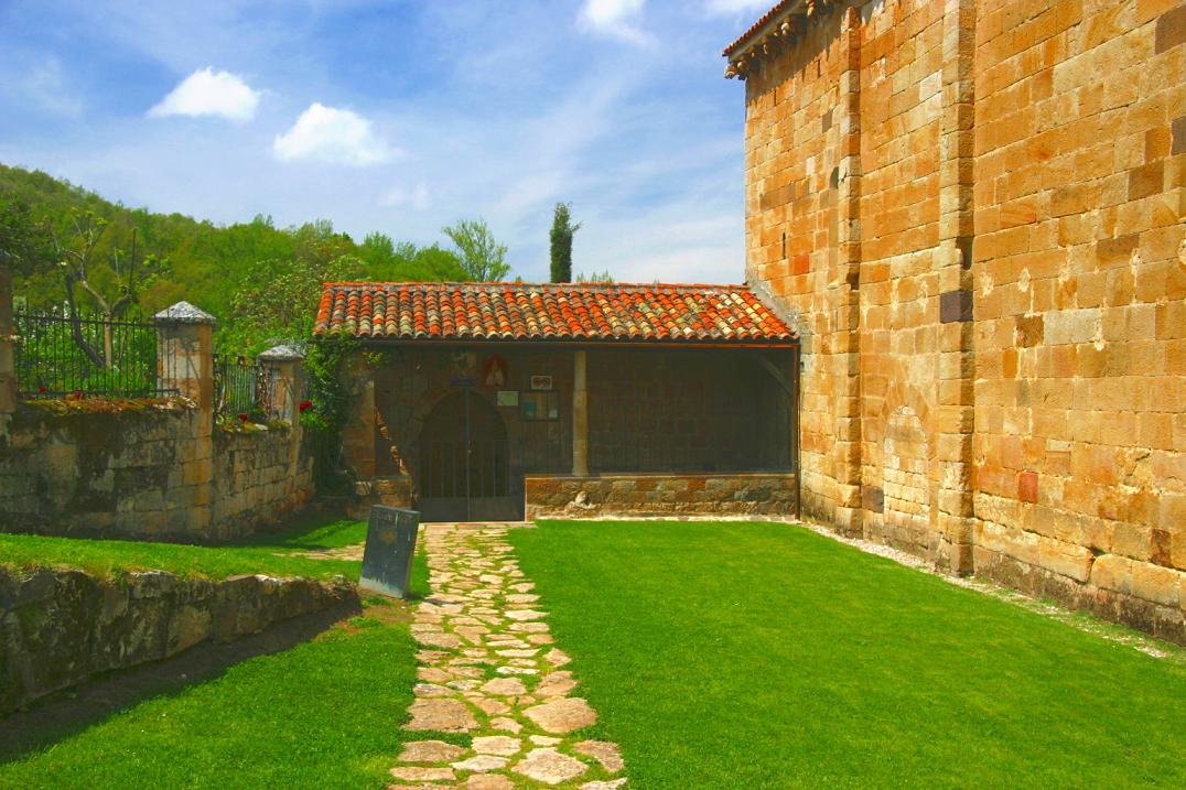 Foto de San Martín de Elines (Cantabria), España