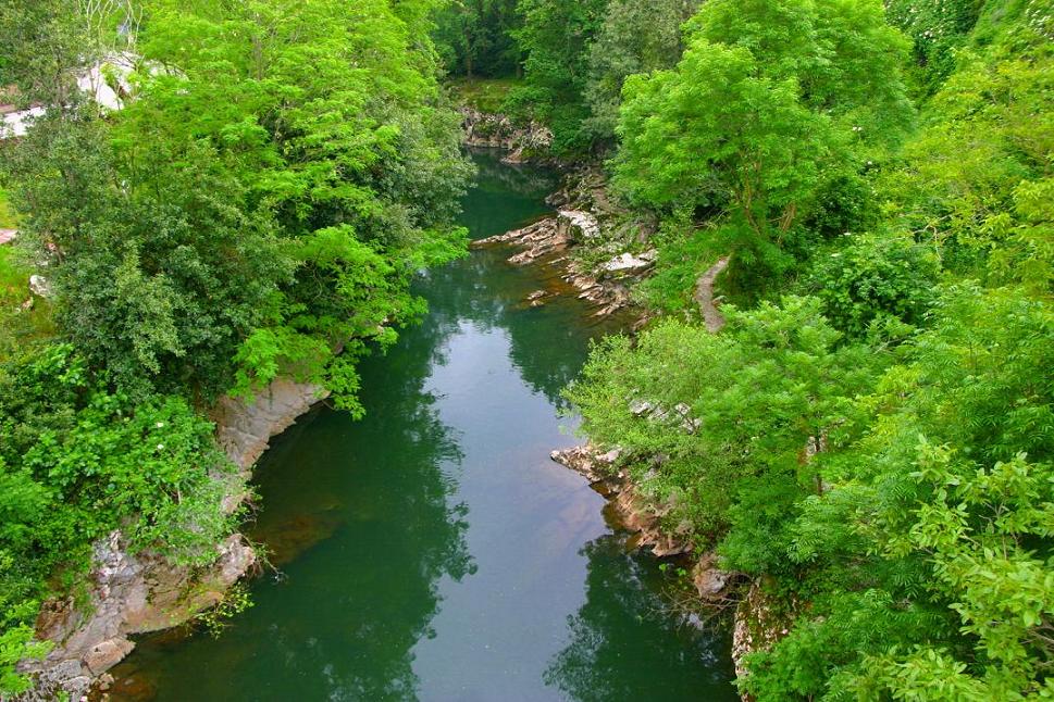 Foto de Puente Viesgo (Cantabria), España