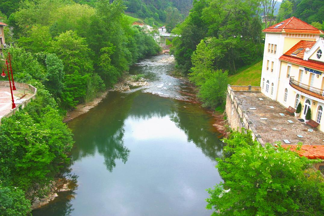 Foto de Puente Viesgo (Cantabria), España