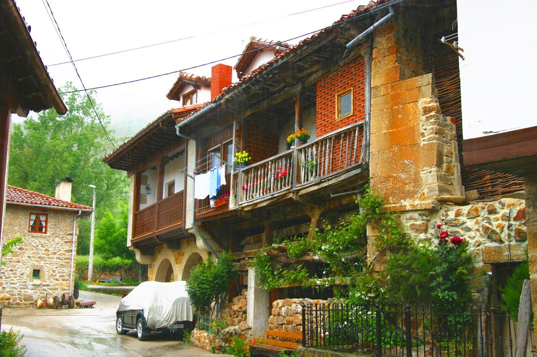 Foto de Mogrovejo (Cantabria), España