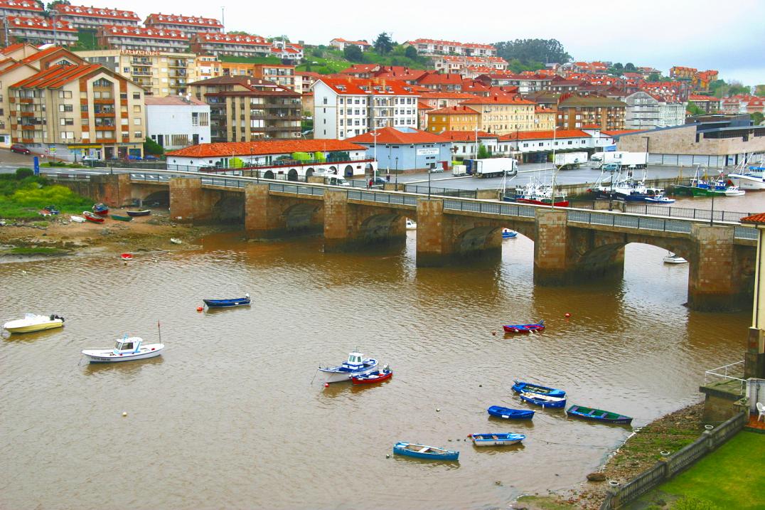 Foto de San Vicente de la Barquera (Cantabria), España