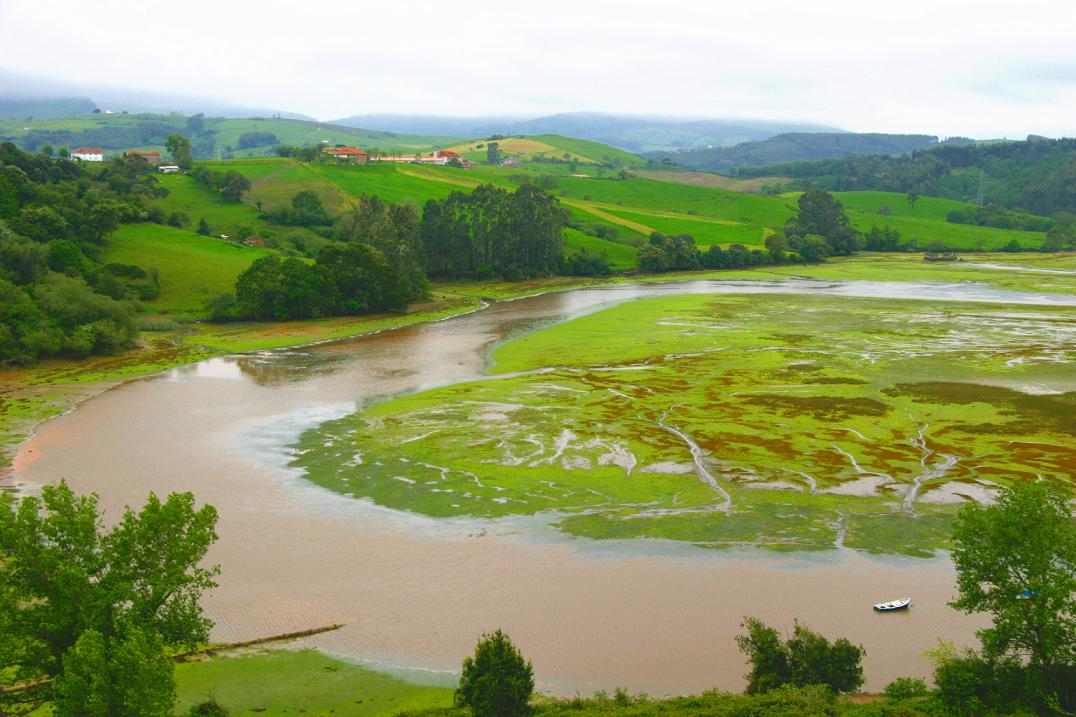 Foto de San Vicente de la Barquera (Cantabria), España