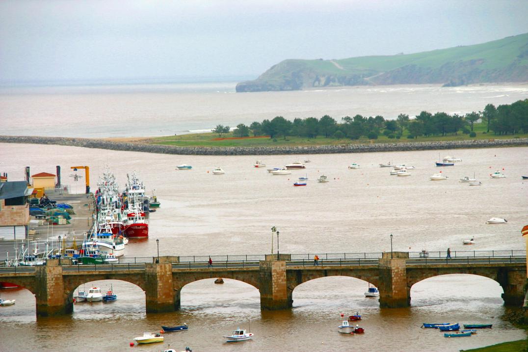 Foto de San Vicente de la Barquera (Cantabria), España