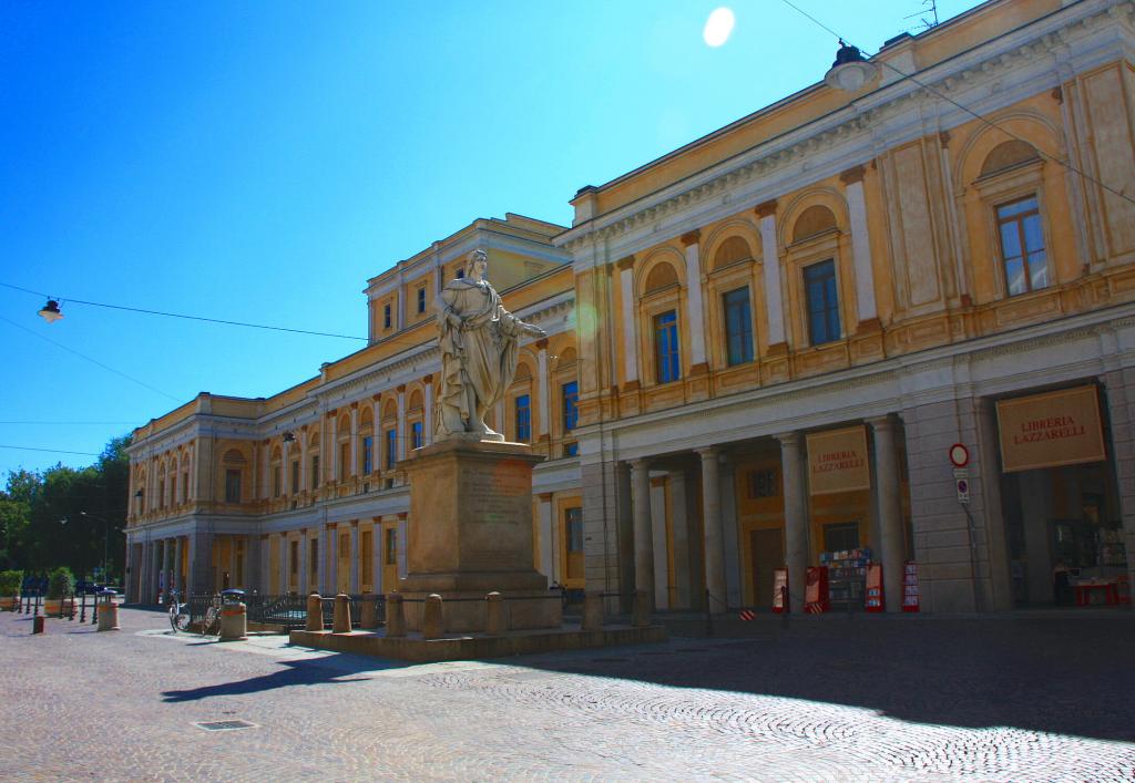 Foto de Novara, Italia