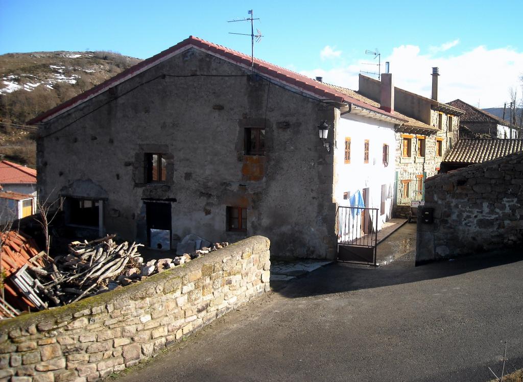 Foto de Cervatos (Cantabria), España