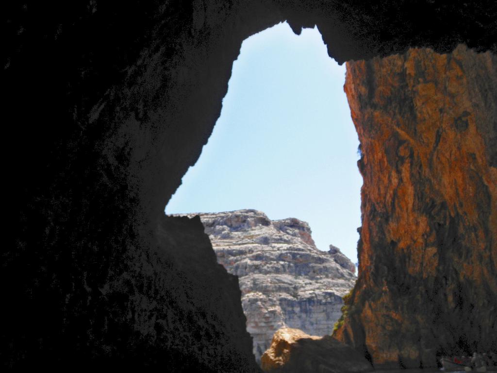 Foto de IL-Maqluba, Malta