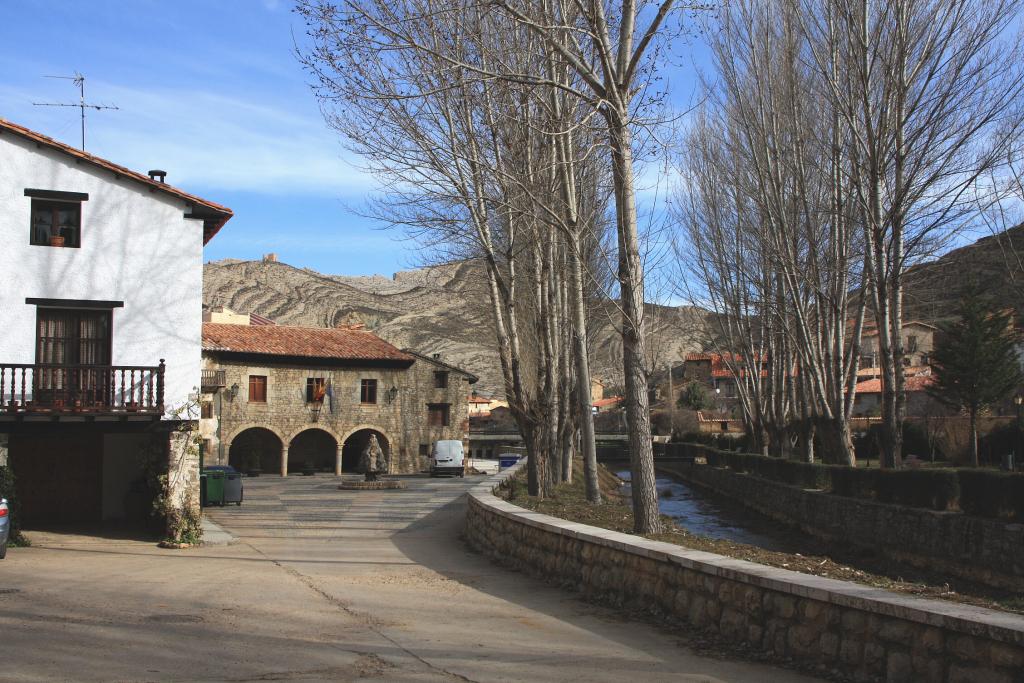 Foto de Villarroya de los Pinares (Teruel), España