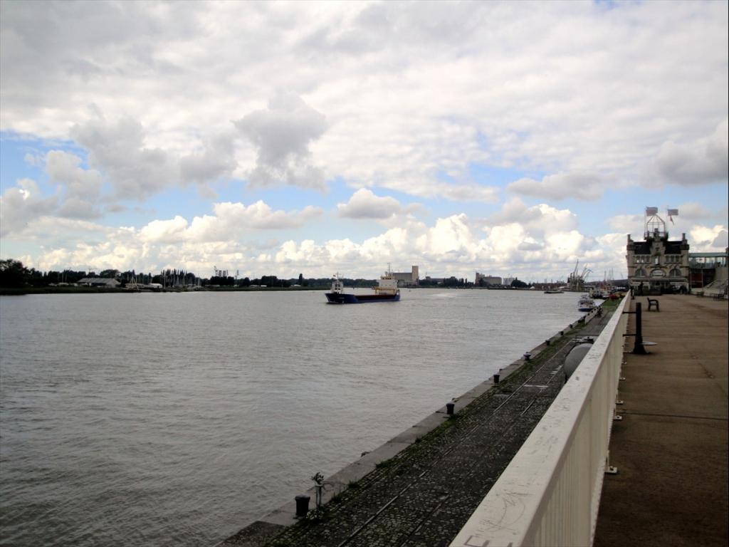 Foto: Río Escalda - Antwerpen (Flanders), Bélgica