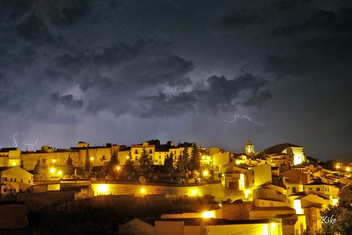 Foto: rayos - Iznatoraf (Jaén), España