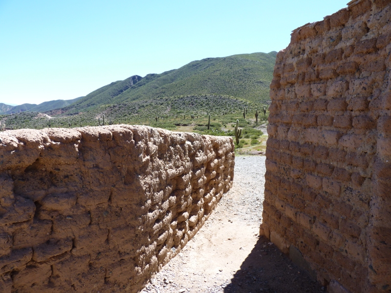 Foto: Ruinas preincaicas. - Cachi (Salta), Argentina