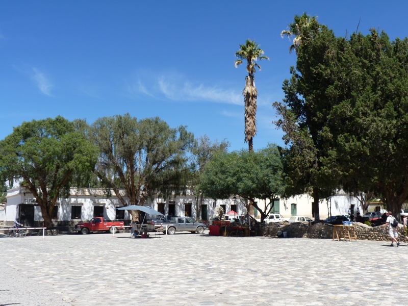 Foto: Plaza - Cachi (Salta), Argentina