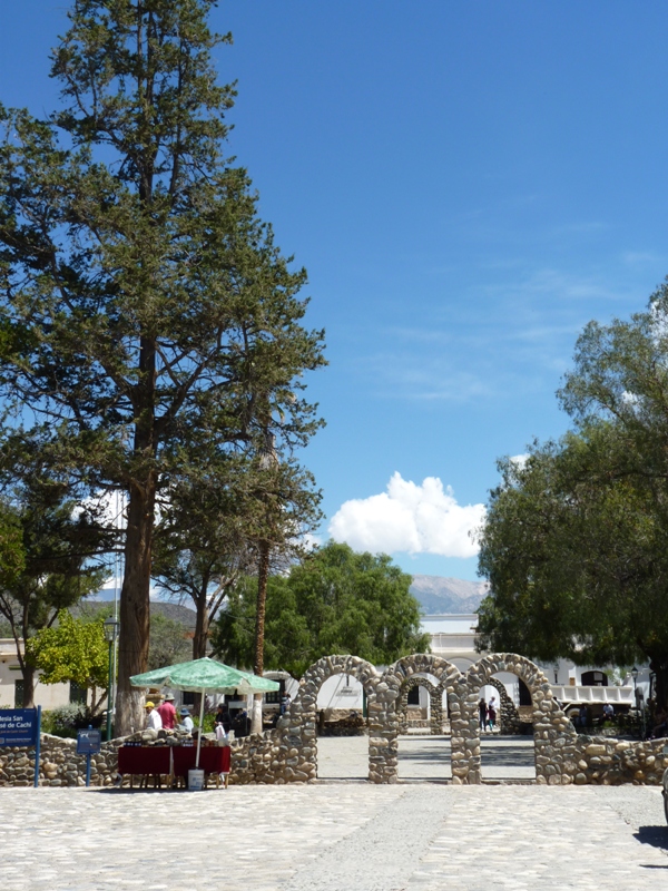 Foto: Plaza - Cachi (Salta), Argentina