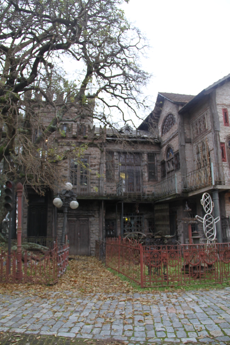 Foto: Campanópolis - González Catán (Buenos Aires), Argentina