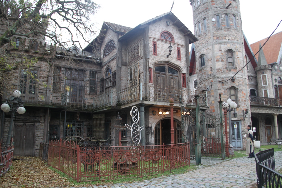 Foto: Campanópolis - González Catán (Buenos Aires), Argentina