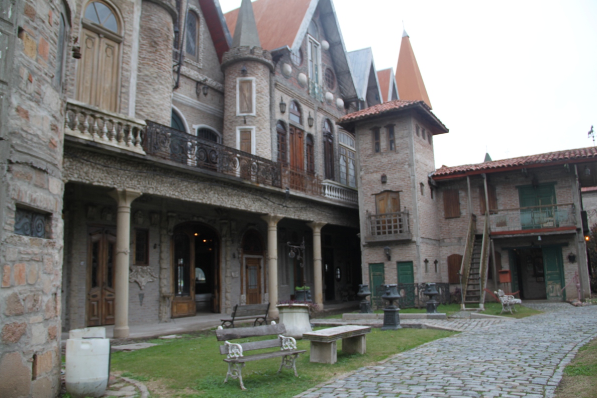 Foto: Campanópolis - González Catán (Buenos Aires), Argentina