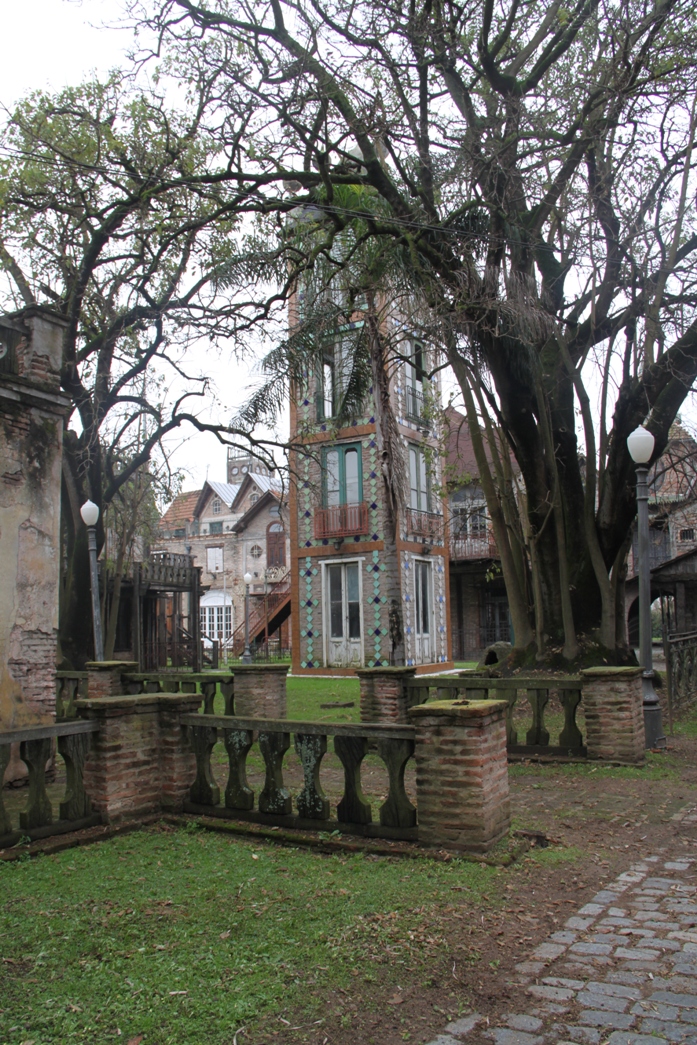 Foto: Campanópolis - González Catán (Buenos Aires), Argentina