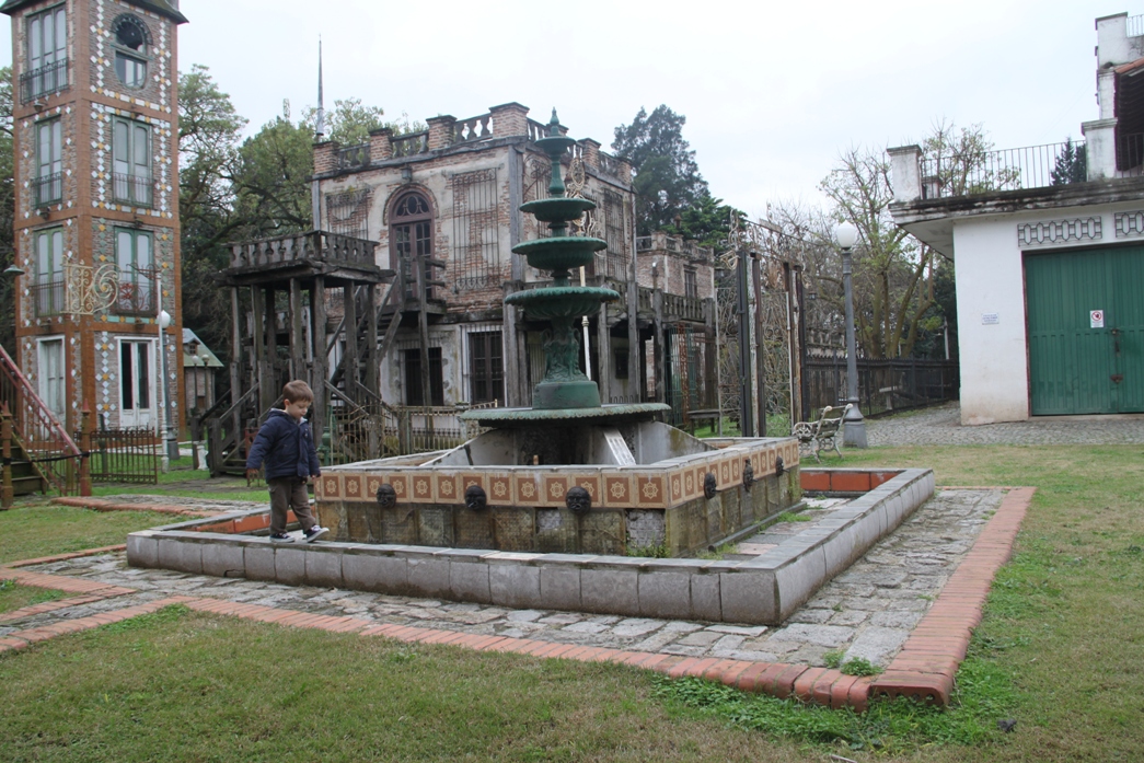 Foto: Campanópolis - González Catán (Buenos Aires), Argentina