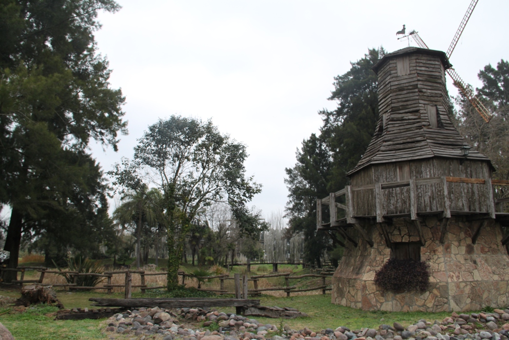 Foto: Campanópolis - González Catán (Buenos Aires), Argentina