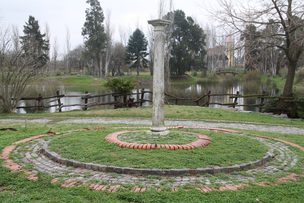 Foto: Campanópolis - González Catán (Buenos Aires), Argentina