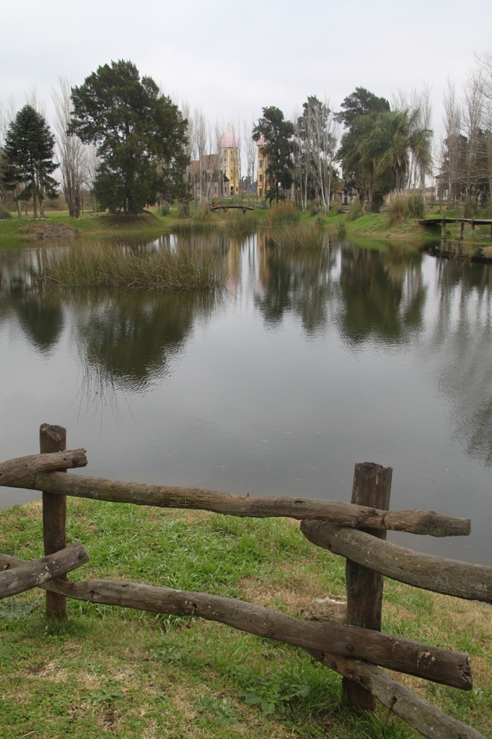 Foto: Campanópolis - González Catán (Buenos Aires), Argentina