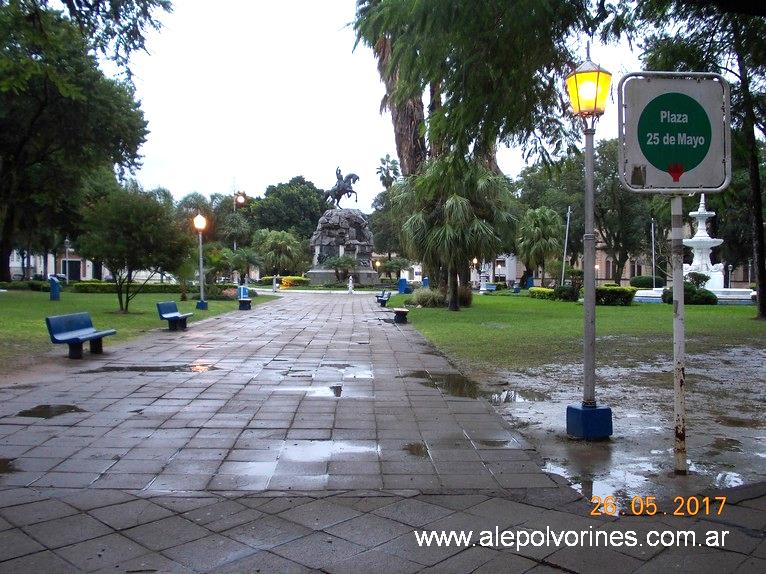 Foto: Plaza 25 de Mayo - Corrientes, Argentina