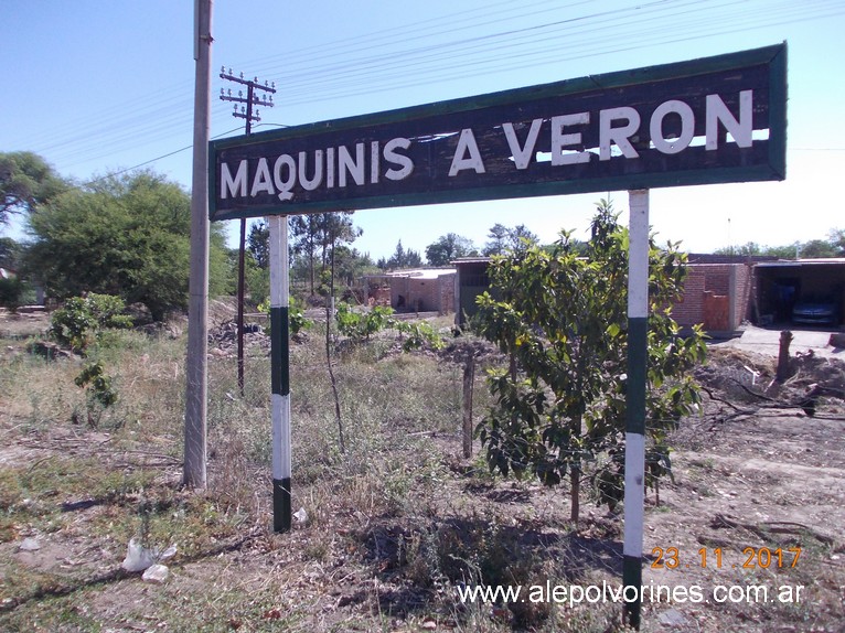 Foto: Estacion Maquinista Veron - Los Lapachos (Jujuy), Argentina