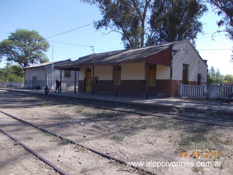 Foto: Estacion Maquinista Veron - Los Lapachos (Jujuy), Argentina