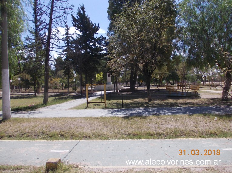 Foto: Plaza de Beazley - Beazley (San Luis), Argentina