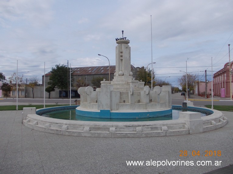 Foto: Plazoleta Soldado del Desierto - Guamini (Buenos Aires), Argentina