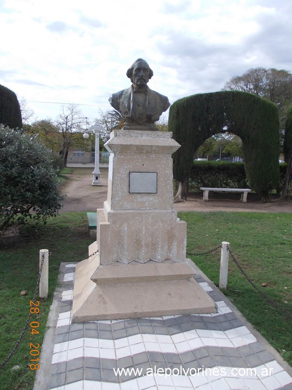 Foto: Busto Mitre Guamini - Guaminí (Buenos Aires), Argentina