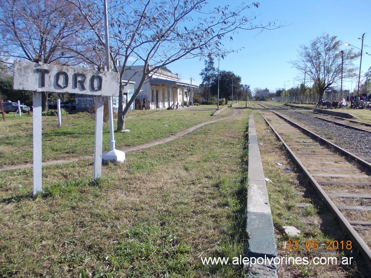 Foto: Estacion Toro - Tortuguitas (Buenos Aires), Argentina